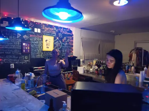 Bar
